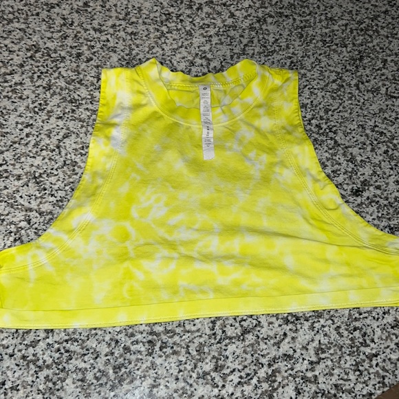 Lululemon crop tank 🍋 - Picture 1 of 3